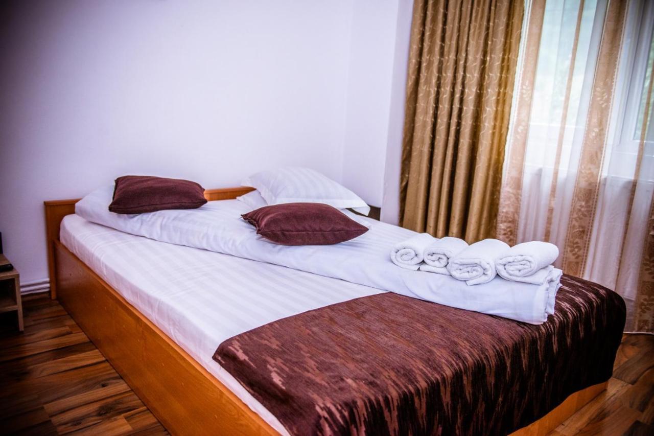 Popasul Drumetului Transfagarasan Hotel คูร์ตา เด อาร์เจช ภายนอก รูปภาพ